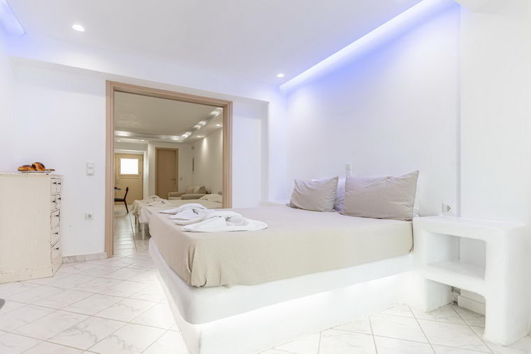 Ground floor apartments for 5 or 6